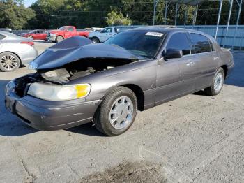  Salvage Lincoln Towncar