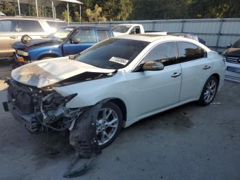  Salvage Nissan Maxima