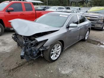  Salvage Nissan Maxima