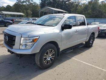  Salvage Nissan Titan