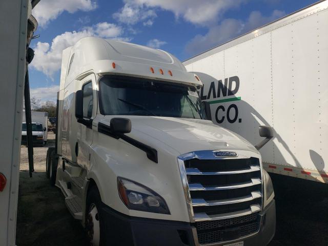  Salvage Freightliner Cascadia 1