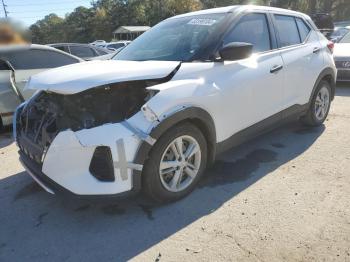  Salvage Nissan Kicks