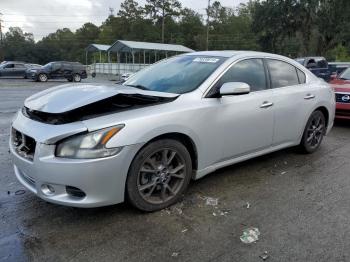  Salvage Nissan Maxima