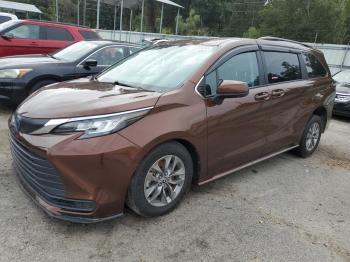  Salvage Toyota Sienna