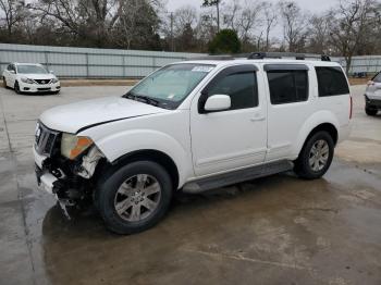  Salvage Nissan Pathfinder