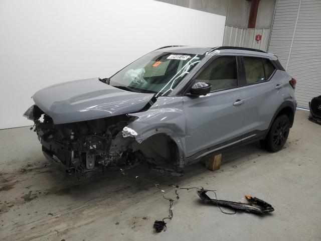  Salvage Nissan Kicks