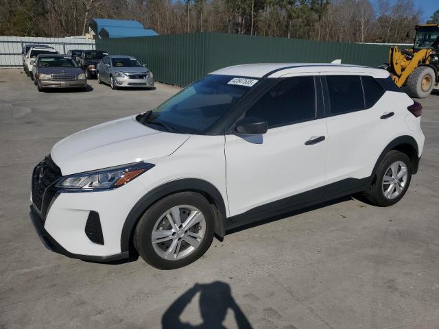  Salvage Nissan Kicks