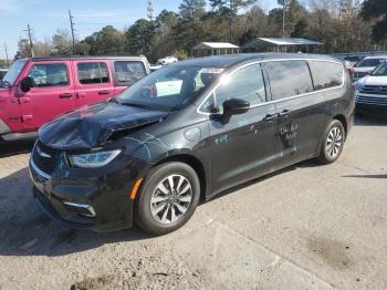  Salvage Chrysler Pacifica