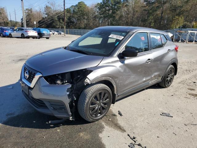  Salvage Nissan Kicks