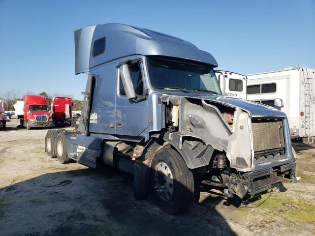  Salvage Volvo Vn