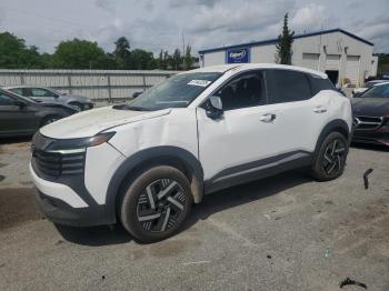  Salvage Nissan Kicks
