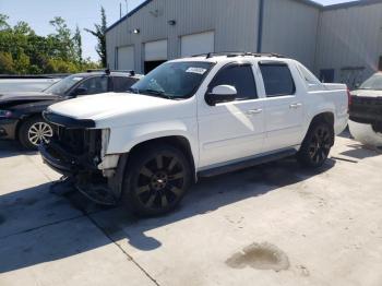  Salvage Chevrolet Avalanche