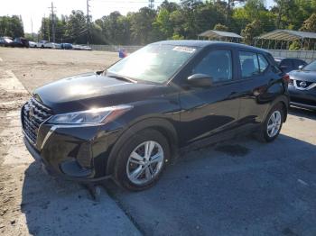  Salvage Nissan Kicks