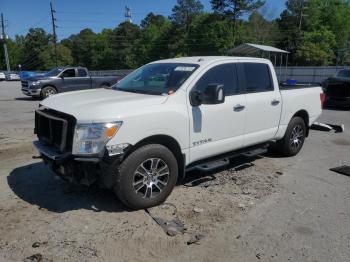 Salvage Nissan Titan