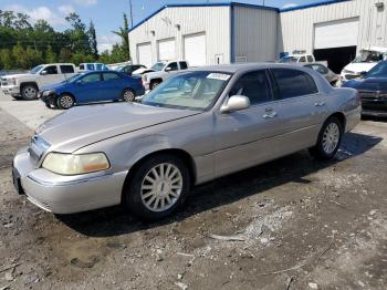  Salvage Lincoln Towncar