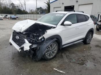  Salvage Hyundai TUCSON