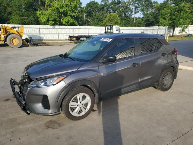  Salvage Nissan Kicks