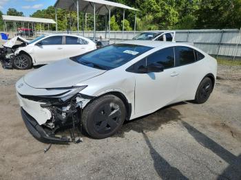  Salvage Toyota Prius