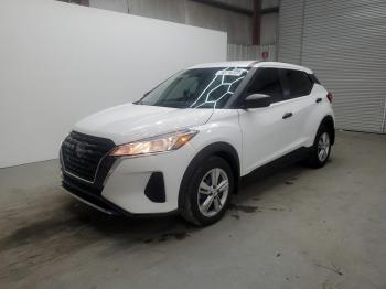  Salvage Nissan Kicks
