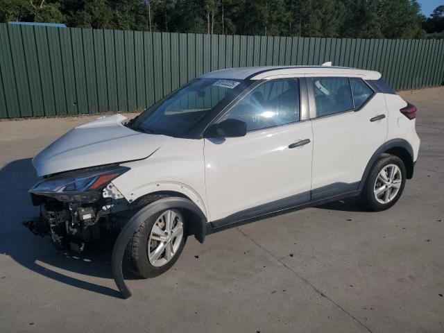 Salvage Nissan Kicks