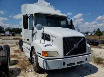  Salvage Volvo Vn