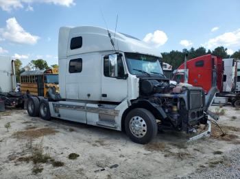 Salvage Volvo Vn