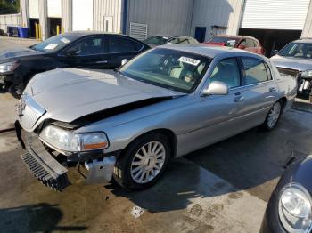  Salvage Lincoln Towncar