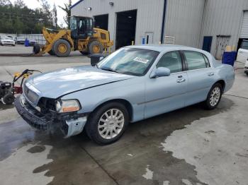  Salvage Lincoln Towncar