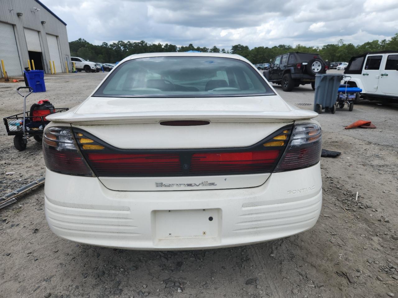 Pontiac Bonneville Se Image 2
