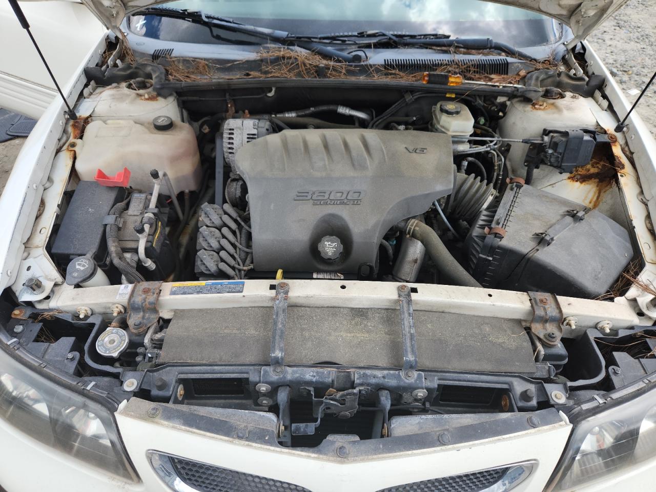 Pontiac Bonneville Se Image 12