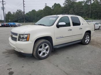  Salvage Chevrolet Avalanche