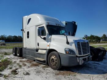  Salvage Freightliner Cascadia 1