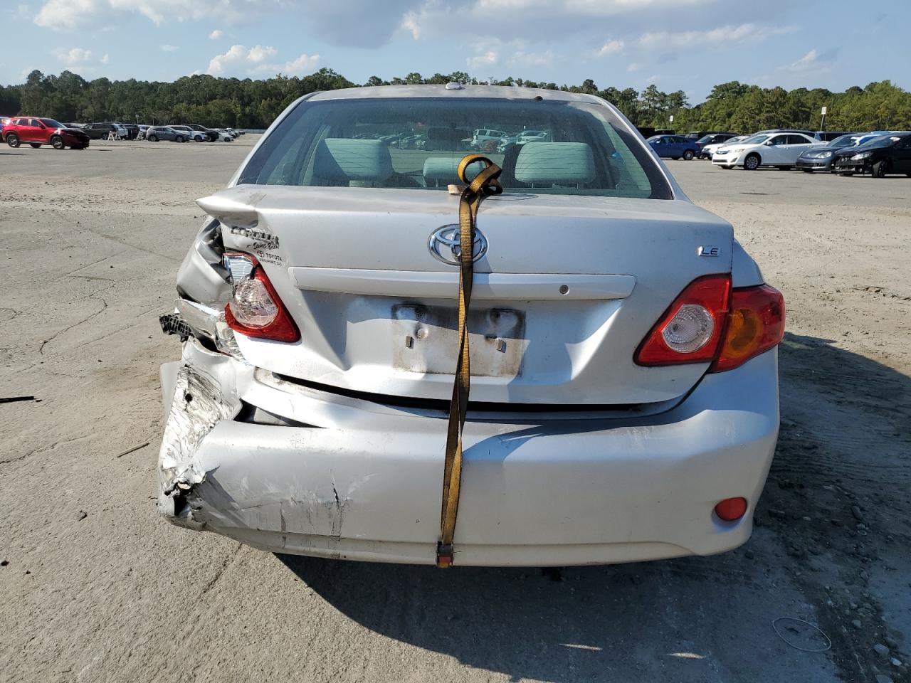 Toyota Corolla Base Image 8