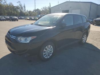  Salvage Mitsubishi Outlander