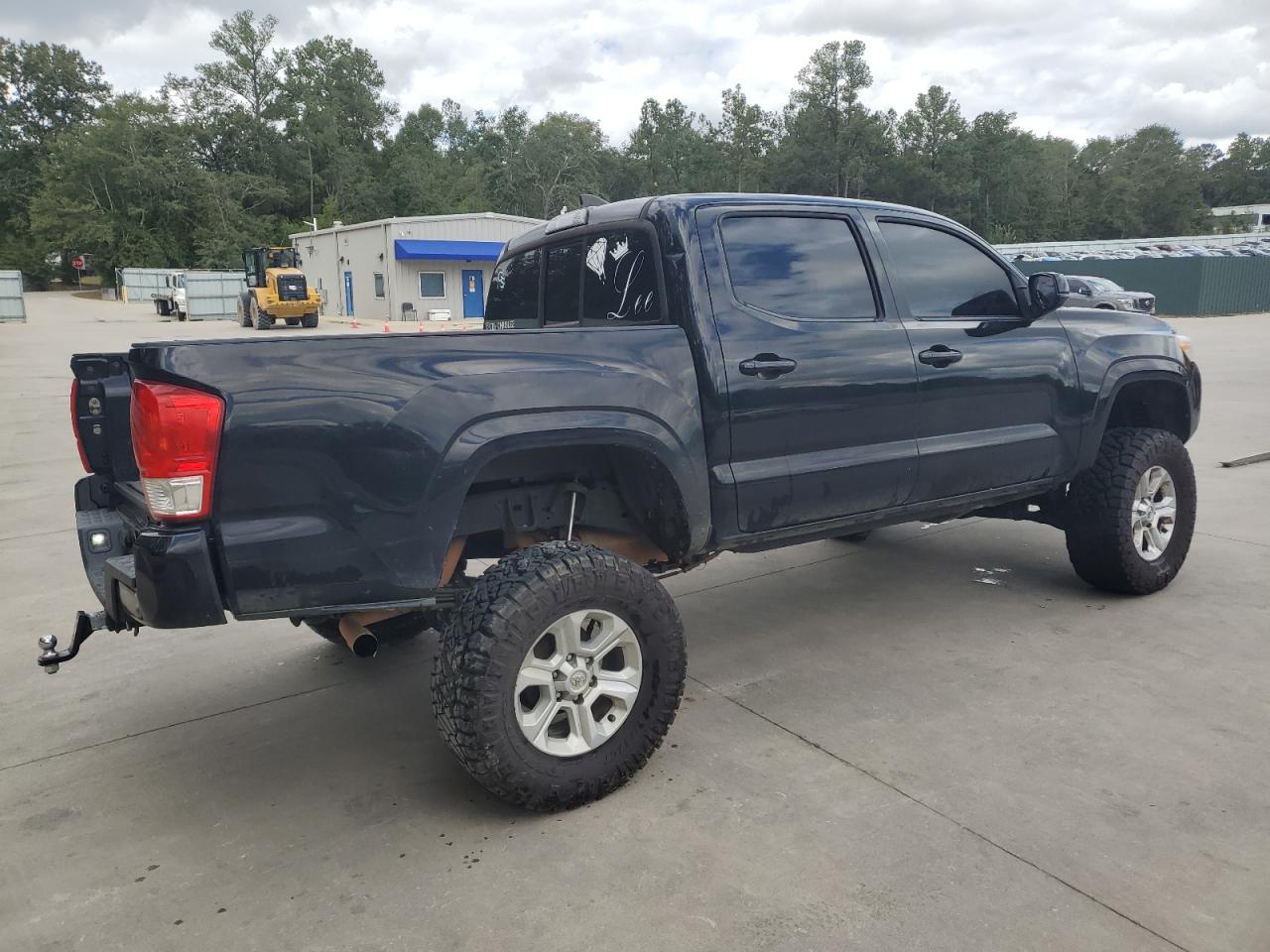 Toyota Tacoma Double Cab Image 12