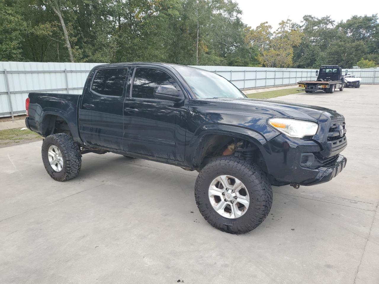 Toyota Tacoma Double Cab Image 2