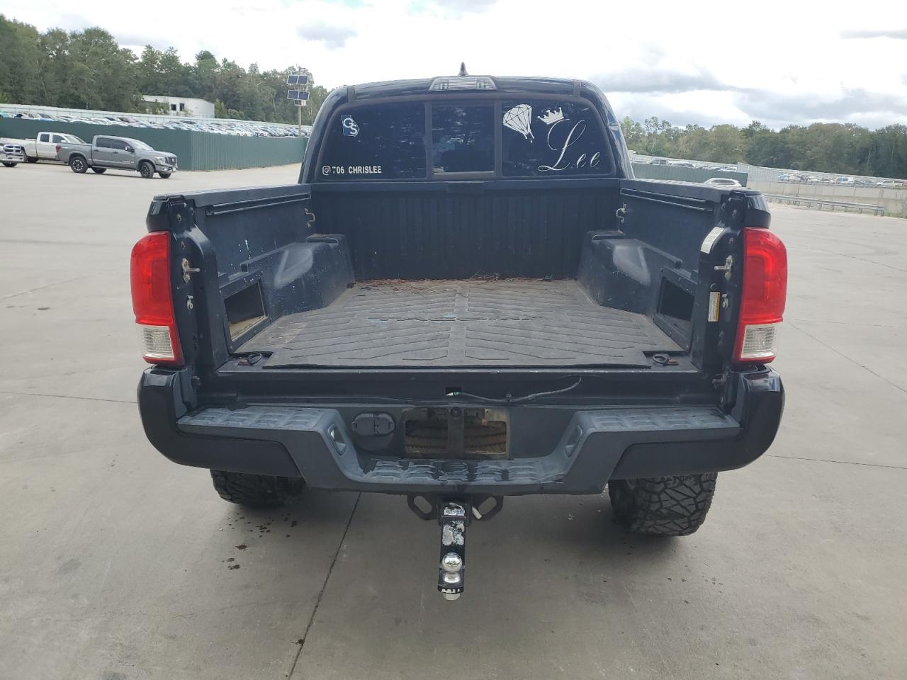 Toyota Tacoma Double Cab Image 9
