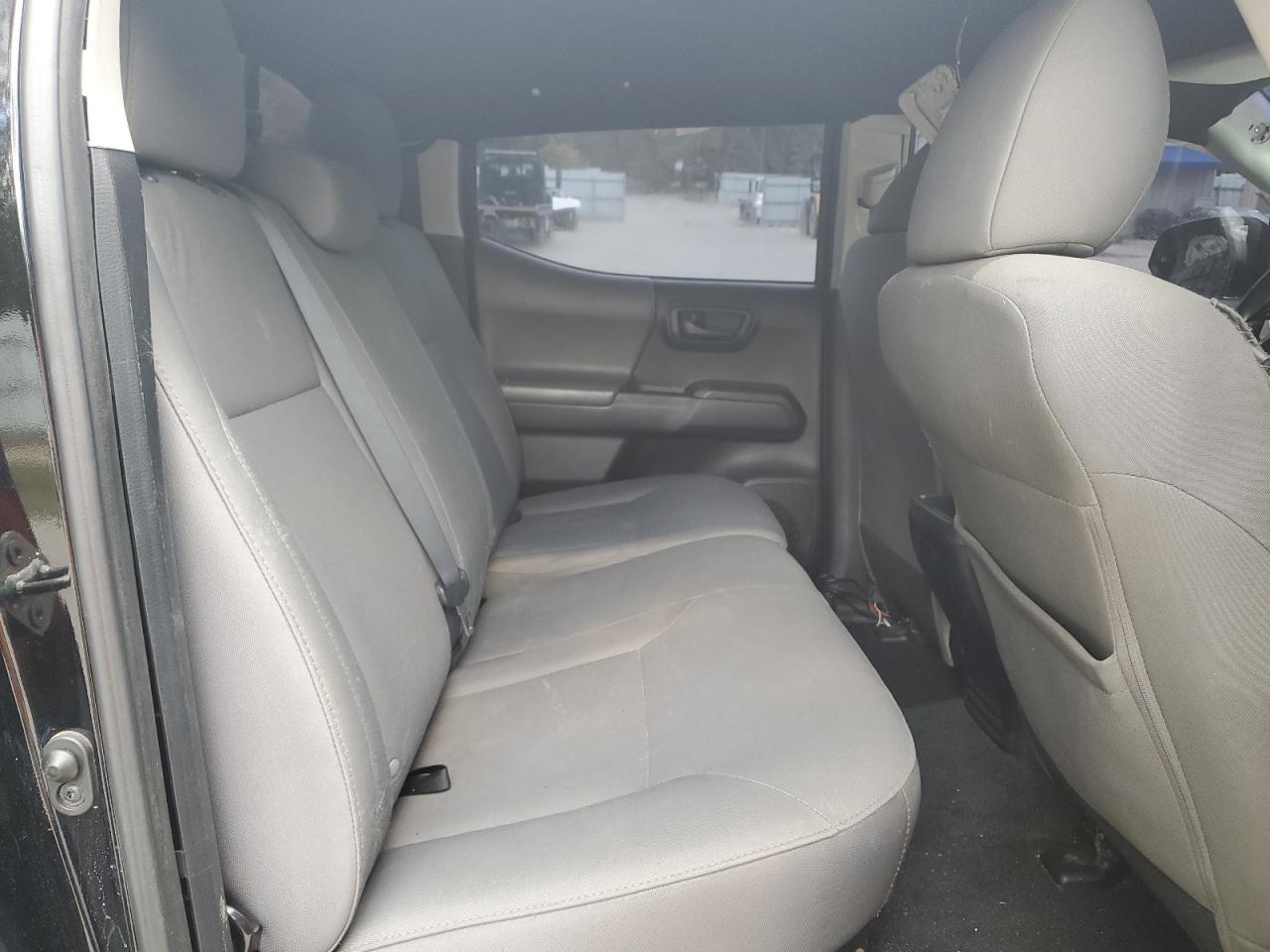 Toyota Tacoma Double Cab Image 6