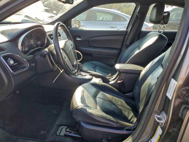 Chrysler 200 Limited Image 9