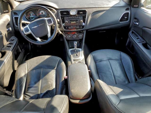 Chrysler 200 Limited Image 13