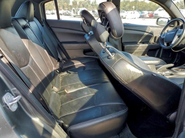 Chrysler 200 Limited Image 12