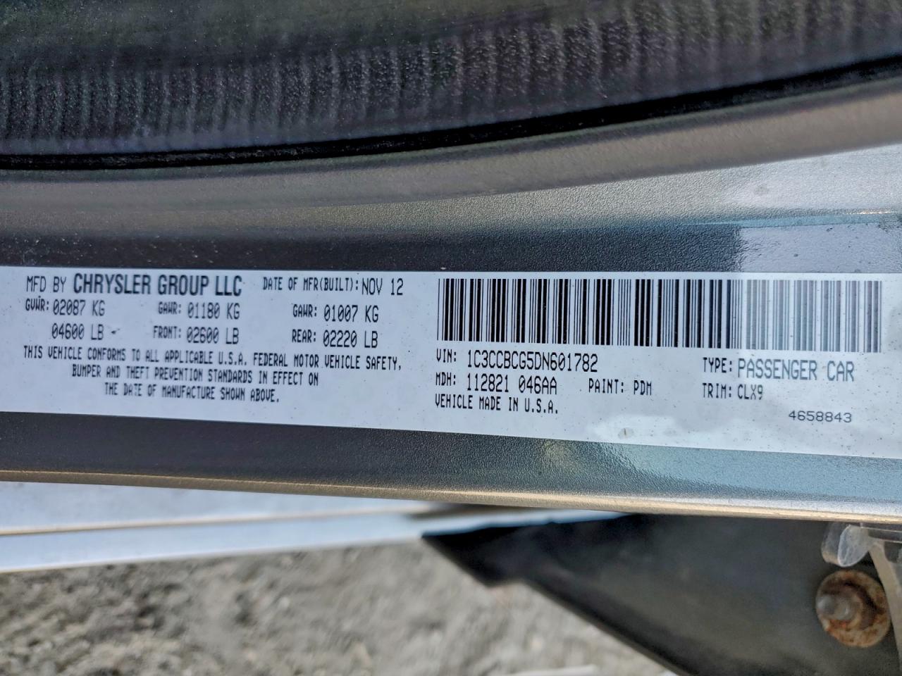 Chrysler 200 Limited Image 4