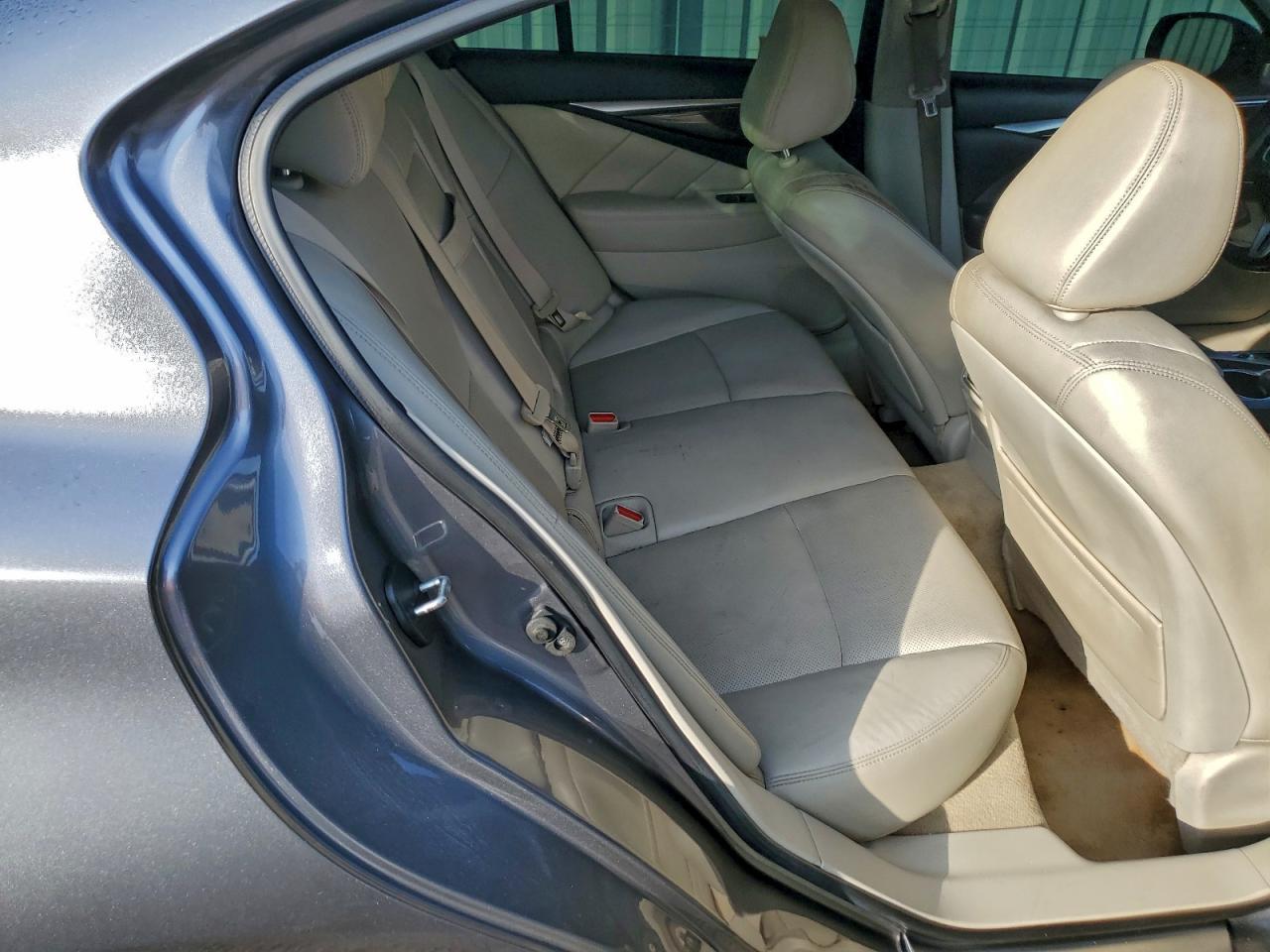 INFINITI Q50 Luxe Image 2