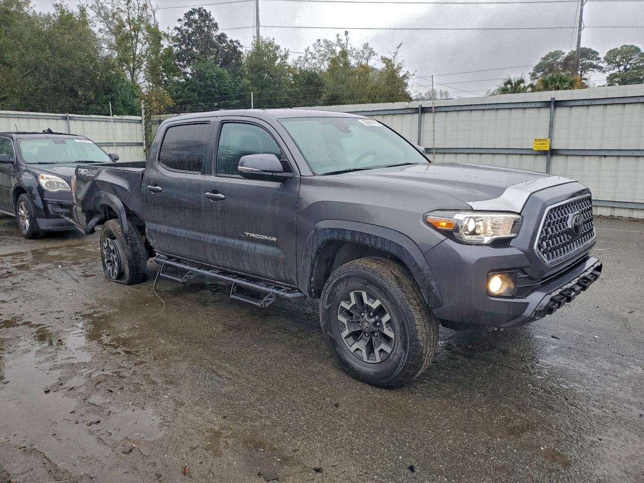 Toyota Tacoma Double Cab Image 2