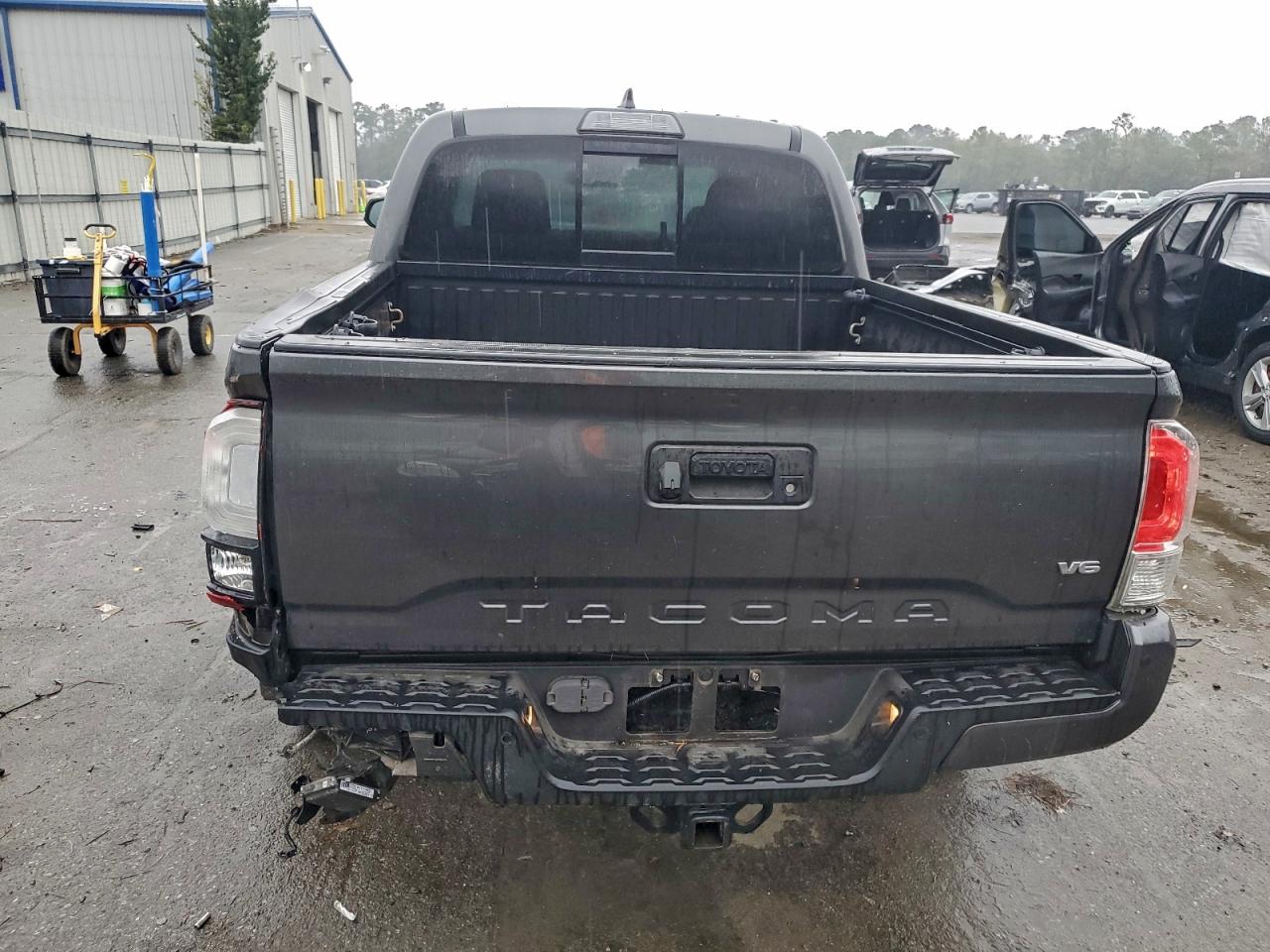 Toyota Tacoma Double Cab Image 9