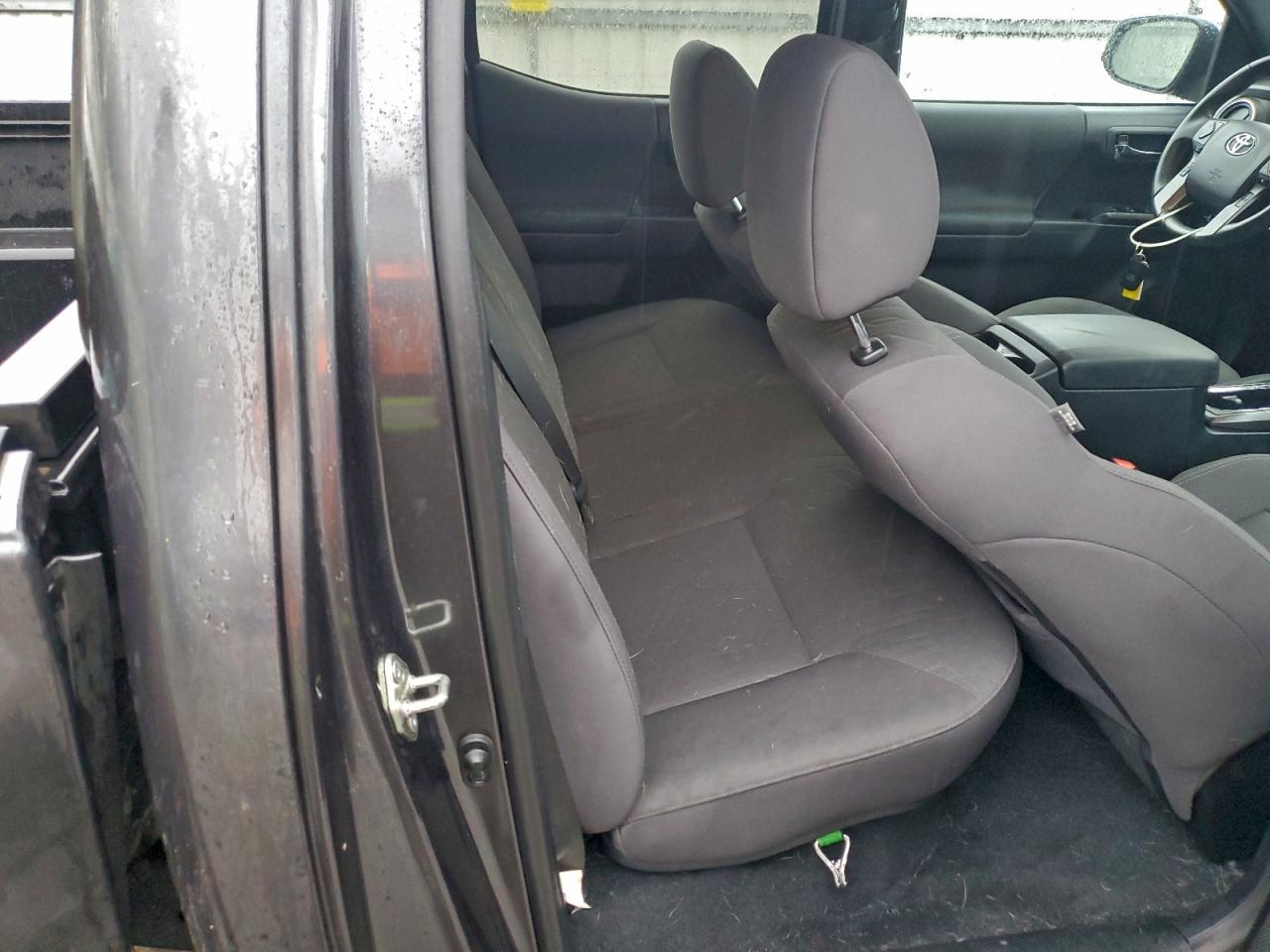 Toyota Tacoma Double Cab Image 8