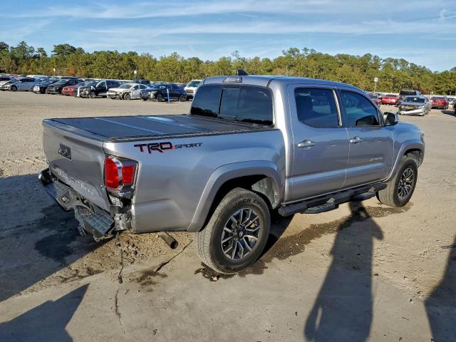 Toyota Tacoma Double Cab Image 4