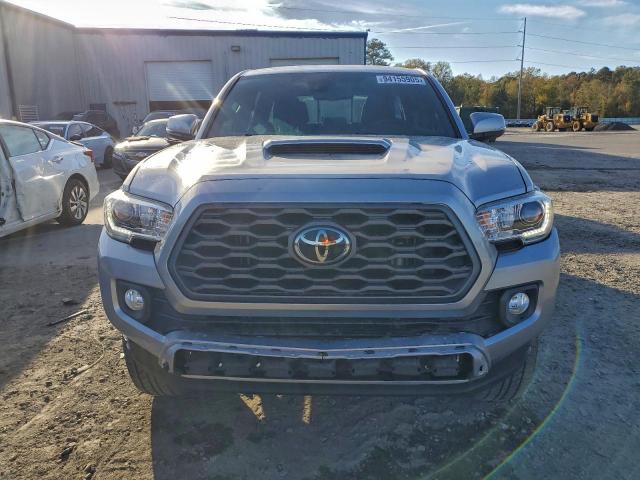 Toyota Tacoma Double Cab Image 11