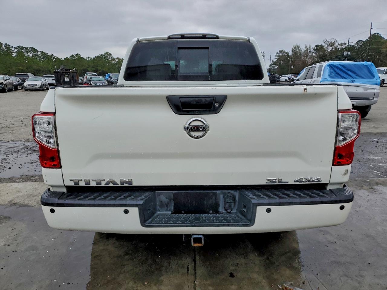 Nissan Titan Sv Image 3