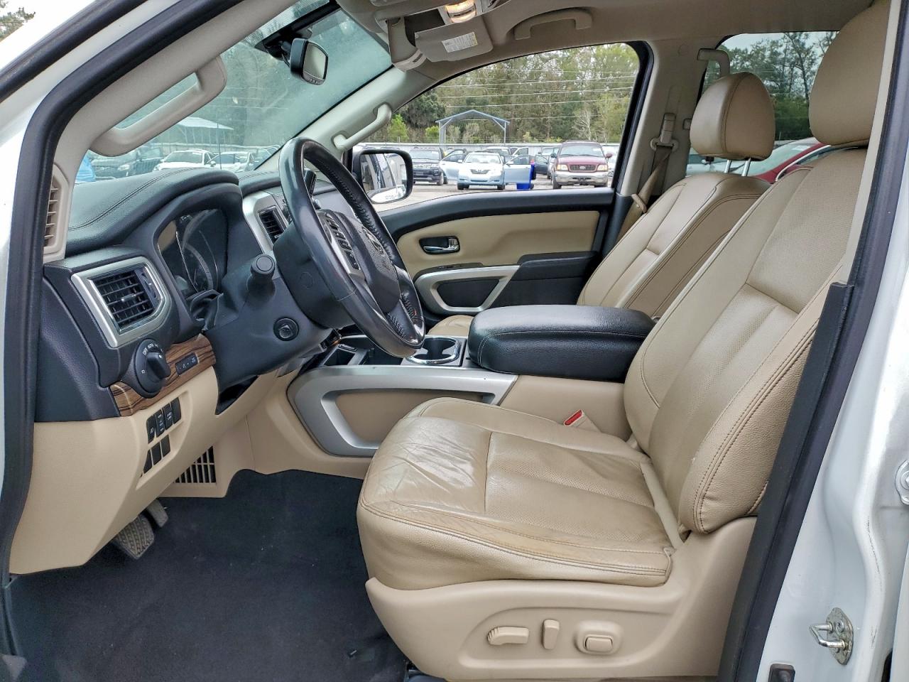 Nissan Titan Sv Image 6